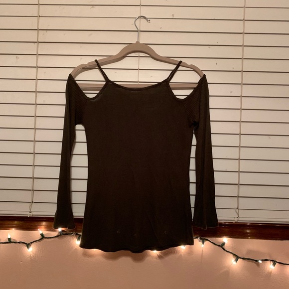 army green off the shoulder shirt!!! - Picture 1 of 2
